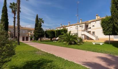 Alquiler a largo plazo - Bungalow - Torrevieja - Zona los Frutales