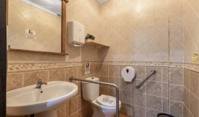 Bestaande woningen - Commercieel - Torrevieja - Estacion de autobuses