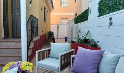 Bestaande woningen -  - Los Montesinos - La Herrada