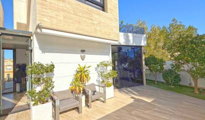 Bestaande woningen - Villa - Orihuela Costa - Villamartín