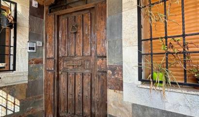 Bestaande woningen - Villa - Redován