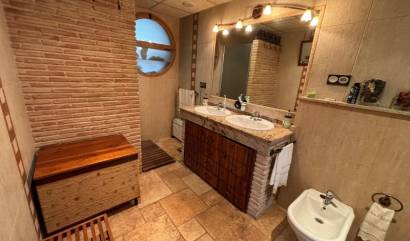 Bestaande woningen - Villa - Redován