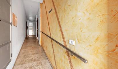 Revente - Apartment - Torrevieja - Playa de los locos