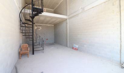 Revente - Commercial - Benimar