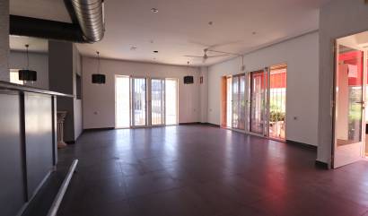 Revente - Commercial - Ciudad Quesada