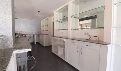 Revente - Commercial - Ciudad Quesada