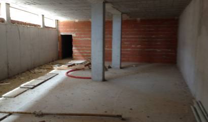 Revente - Commercial - Los Montesinos