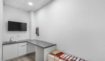 Revente - Commercial - Torrevieja - La Mata pueblo