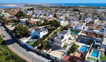 Revente - Villa - Torrevieja - Los balcones