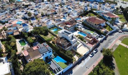 Revente - Villa - Torrevieja - Los balcones