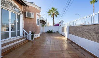 Revente - Villa - Torrevieja - Urbanización San Luis