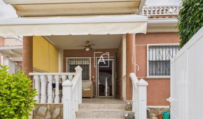 Sale - 2. Town house - Pinar de Campoverde