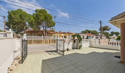Sale - 4. House - Detached Villa - Pinar de Campoverde