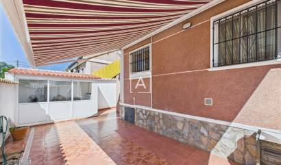 Sale - 4. House - Detached Villa - Pinar de Campoverde