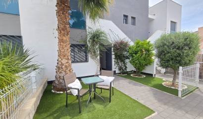 Sale - Apartment / Flat * - Orihuela Costa * - Punta Prima *