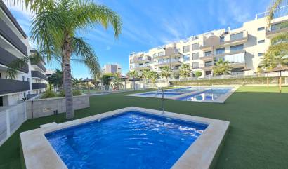 Sale - Apartment / Flat * - Orihuela Costa - Villamartín *