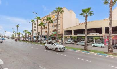 Sale - Apartment - Torrevieja - Centro