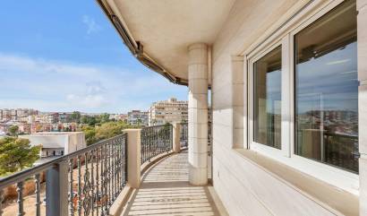 Sale - Apartment - Torrevieja - Paseo maritimo