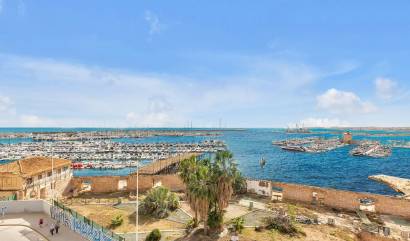 Sale - Apartment - Torrevieja - Paseo maritimo