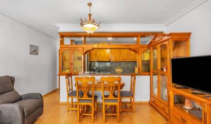 Sale - Apartment - Torrevieja - Paseo maritimo