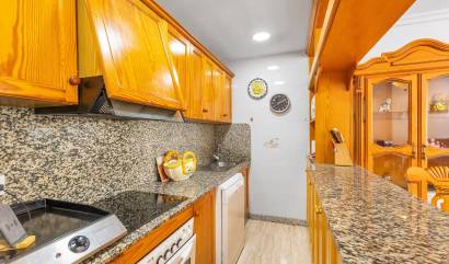 Sale - Apartment - Torrevieja - Paseo maritimo