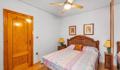 Sale - Apartment - Torrevieja - Paseo maritimo