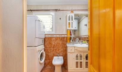 Sale - Apartment - Torrevieja - Paseo maritimo