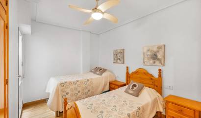 Sale - Apartment - Torrevieja - Paseo maritimo