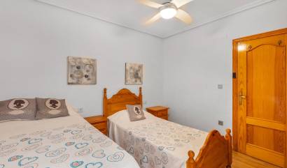 Sale - Apartment - Torrevieja - Paseo maritimo