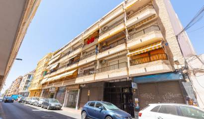Sale - Apartment - Torrevieja - Paseo maritimo