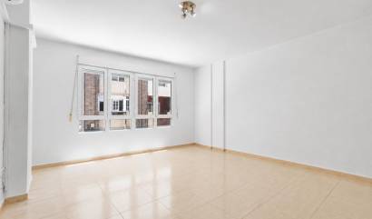 Sale - Apartment - Torrevieja - Puerto Deportivo