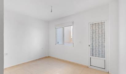 Sale - Apartment - Torrevieja - Puerto Deportivo
