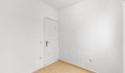Sale - Apartment - Torrevieja - Puerto Deportivo