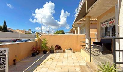 Sale - Bungalow - Orihuela Costa - La Zenia
