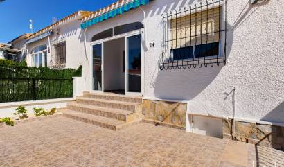 Sale - Bungalow - Pinar de Campoverde