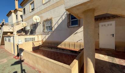 Sale - Bungalow - Torrevieja - Aguas Nuevas