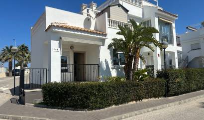 Sale - Bungalow - Torrevieja - Aguas Nuevas