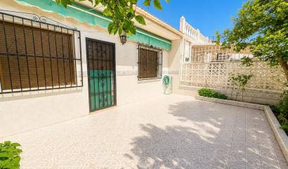 Sale - Bungalow - Torrevieja - La Siesta - El Salado - Torreta
