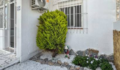 Sale - Bungalow - Torrevieja - Los Balcones