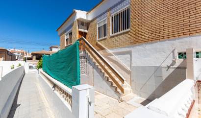 Sale - Bungalow - Torrevieja - Los Europeos