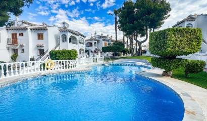 Sale - Bungalow - Torrevieja - Nueva Torrevieja - Aguas Nuevas