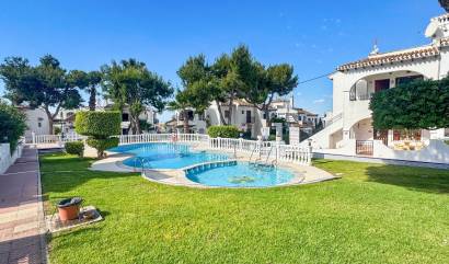 Sale - Bungalow - Torrevieja - Nueva Torrevieja - Aguas Nuevas