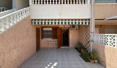 Sale - Bungalow - Torrevieja - Playa de los Naufragos