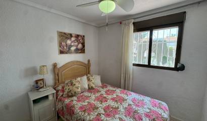 Sale - Bungalow - Torrevieja - Playa de los Naufragos