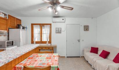 Sale - Bungalow - Torrevieja - Playa de los Naufragos