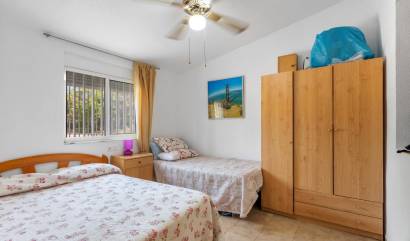 Sale - Bungalow - Torrevieja - Playa de los Naufragos