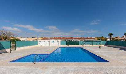 Sale - Bungalow - Torrevieja - Torretas