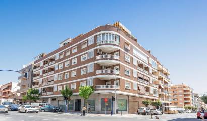 Sale - Commercial - Torrevieja - Centro