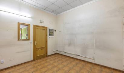 Sale - Commercial - Torrevieja - Centro