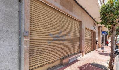 Sale - Commercial - Torrevieja - Centro